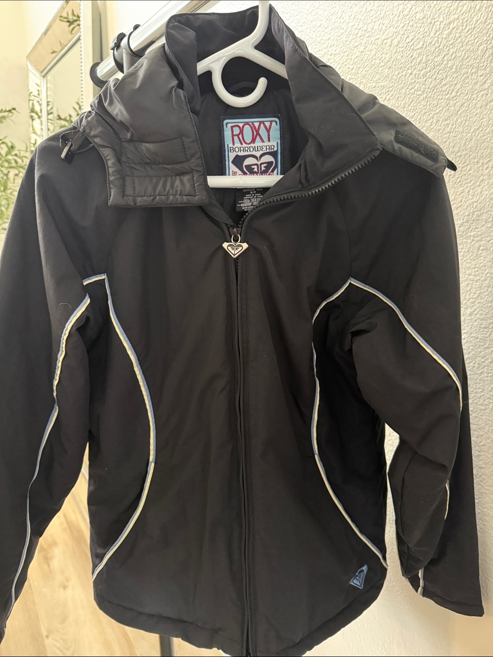 Vintage 90’s Roxy Black Snowboard Jacket with Contrast Piping